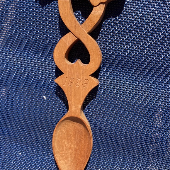 Welsh Love Spoon (1999) - Picture 2 of 7